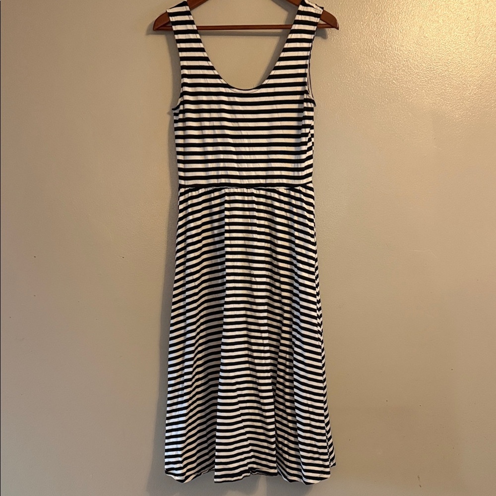 Who What Wear Black and White Striped Scoop Neck Midi Dress